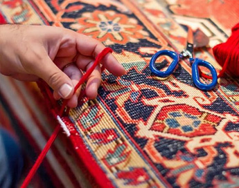 خدمات تخصصی و حرفه ای رفوی فرش در قالیشویی چیتگر